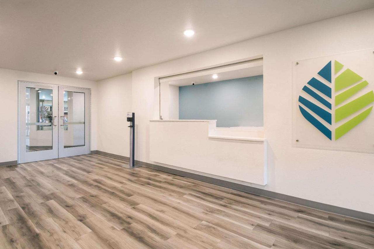 Woodspring Suites Portland Vancouver Bagian luar foto