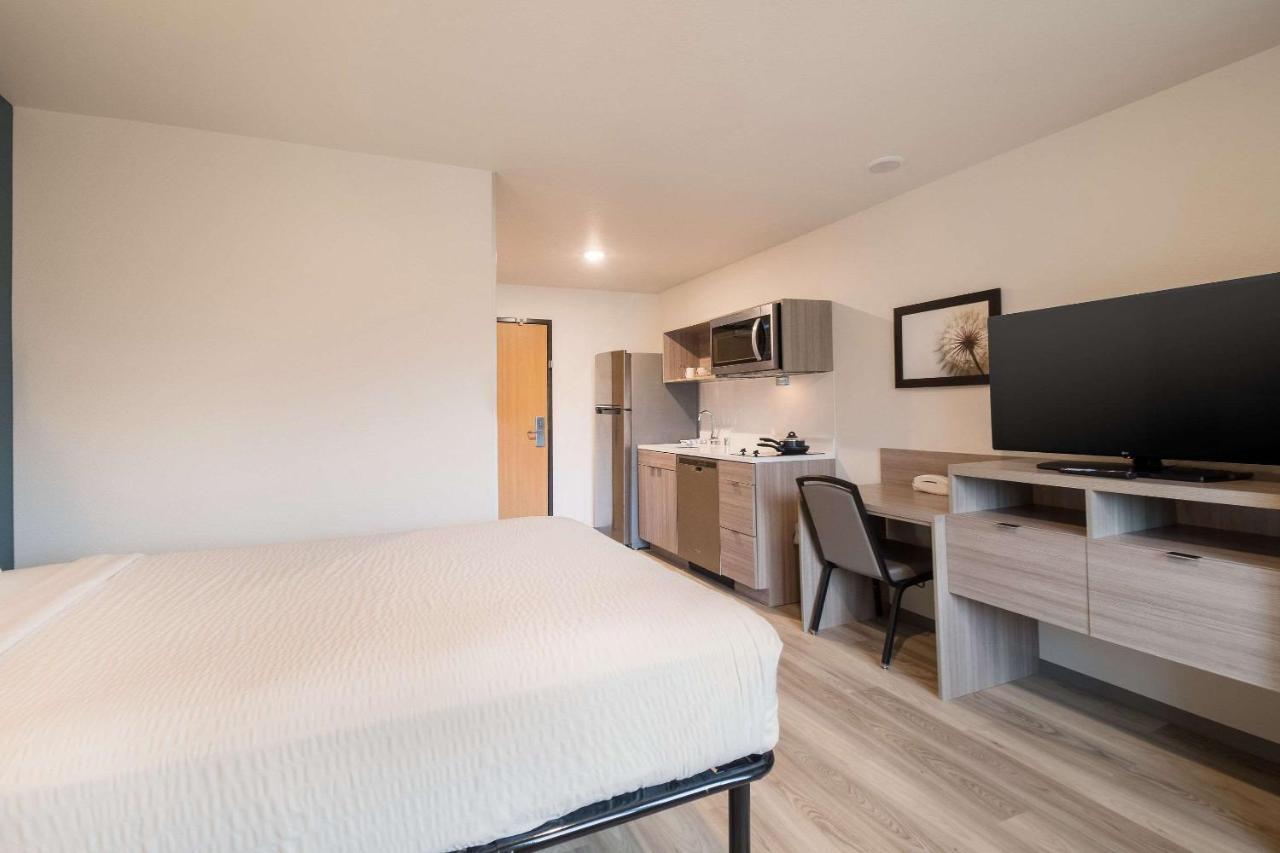 Woodspring Suites Portland Vancouver Bagian luar foto